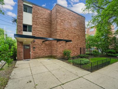 6961 N Oakley Ave APT 209B