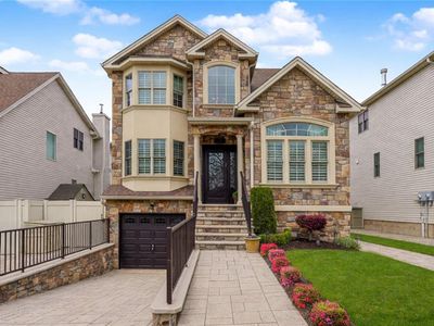 86 W Castor Pl