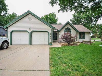 2025 Meadowlark Ln