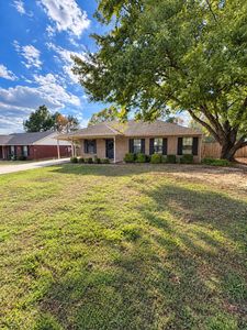 805 Redwood Dr