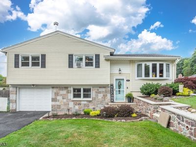 4 Amendola Dr