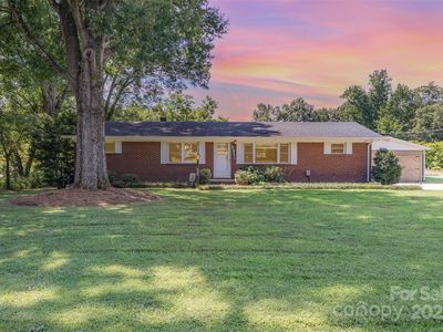 2011 Mountain Creek Rd