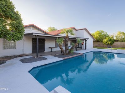 1457 N HOBSON --