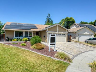 6055 Emlyn Ct