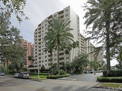 90 Edgewater Dr APT 327