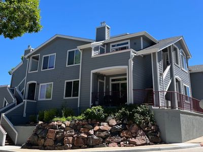 8500 E Jefferson Ave