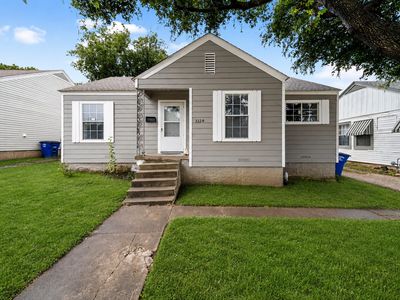3324 W Clarendon Dr