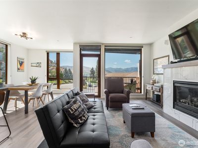 2220 W Woodin Avenue #201