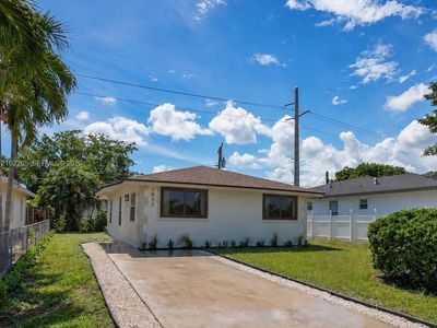 2842 NW 9th Pl