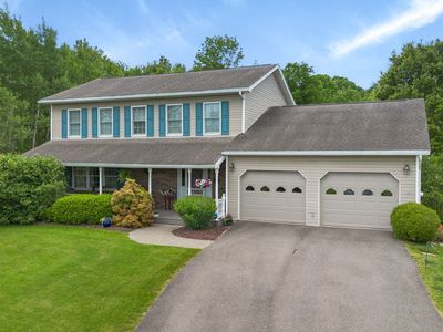 38 Amber Hill Dr