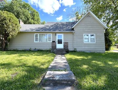 935 W Walnut St