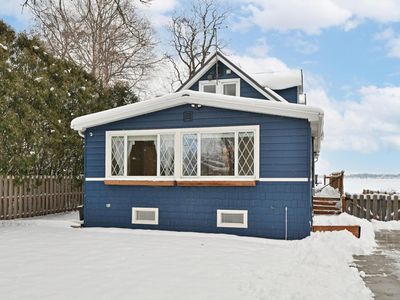 2201 Lakeshore DRIVE