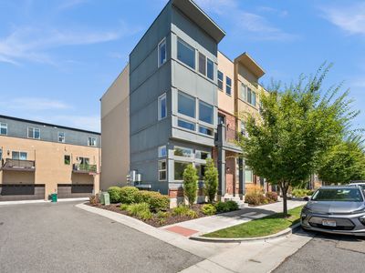 36 W Gilbride Ave