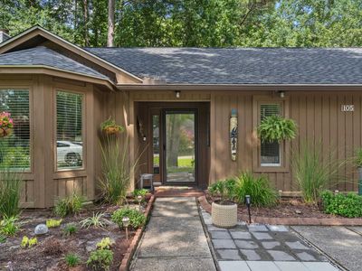 105 Hickory Dr.