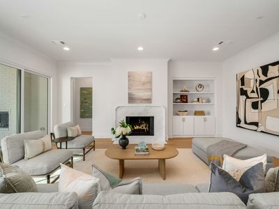 3884 Durango Dr