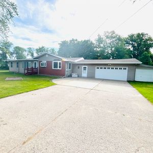 4713 Fraser Rd