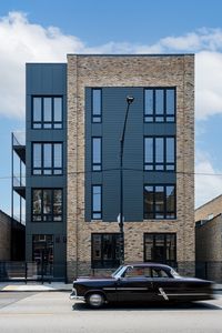 2135 W Cermak Rd #1N