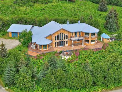 300 & 370 Whispering Meadows Ave