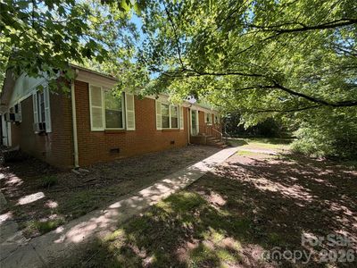 7000 Ridge Lane Rd
