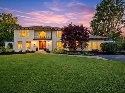 220 Crestwood Ct