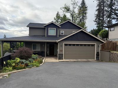 122 NW Rook Dr