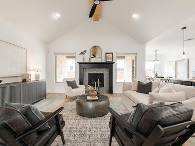 3217 Pinnacle Peak Dr