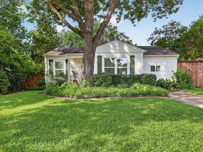 1439 Casa Vale Dr