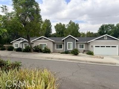 1540 W Cypress Ave