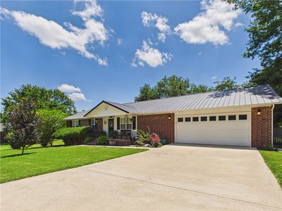1302 W Rogers Ave