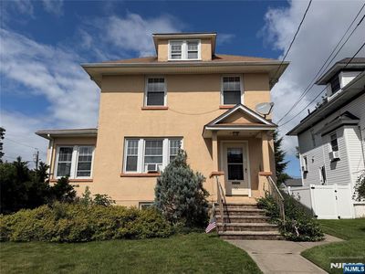 55 Thoma Ave