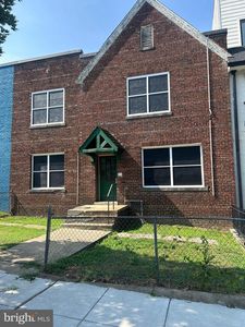 1123 Penn St NE