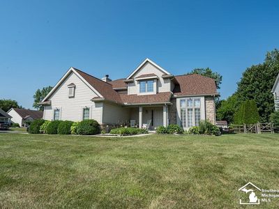 6829 Pine Creek Ct