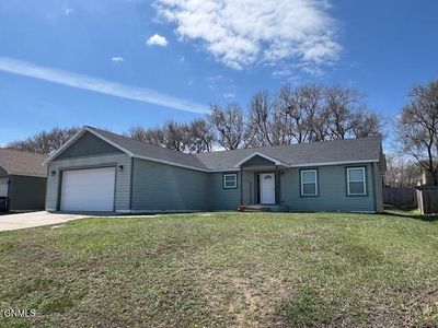 Property at 1417 E Pheasant Ridge Dr, Watford City, ND
