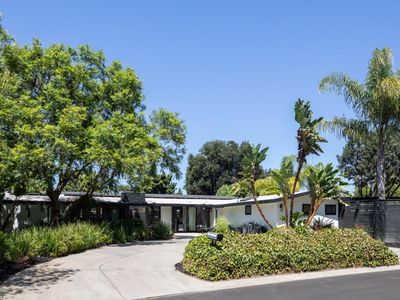 774 Betty Ct