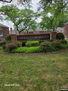 4 Gainsborough Ter #1B