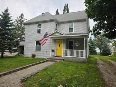 204 Woodland Ave W