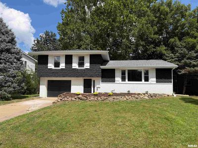 2715 W Huntington Dr
