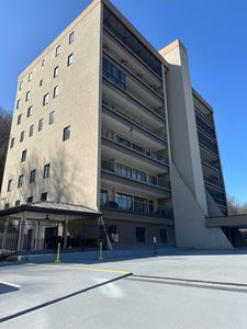 655 Whitaker Blvd W APT 402