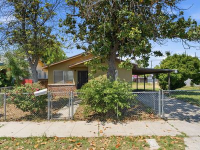 Property at 117 NE 5th Avenue, Visalia, CA