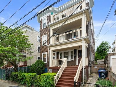 5 Lafield St