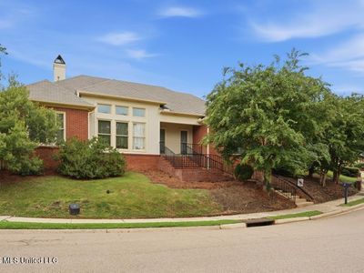 37 Village Green Cir