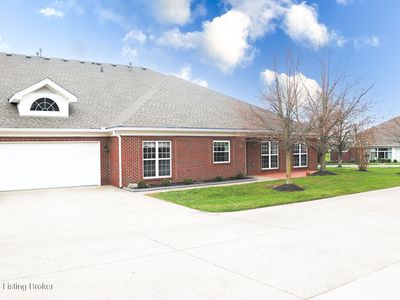 410 Turnberry Ln