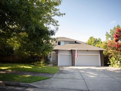 4604 Parktrail Court