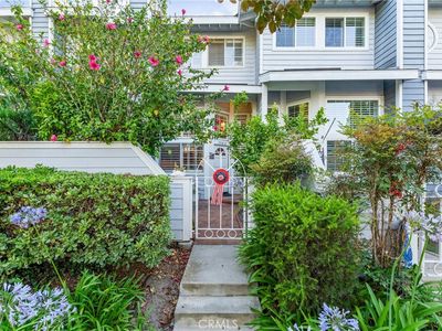 19110 Beachcrest Ln APT E