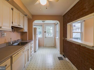 551 Jansen Ave