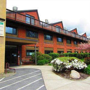 267 Locust St APT 1A