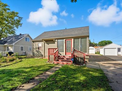 1107 E Mitchell Ave