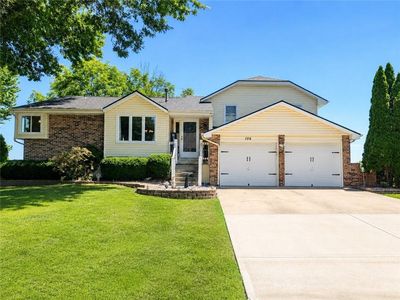 106 SE Williamsburg Dr