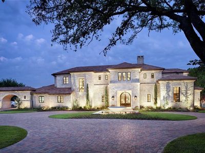 690 S Peytonville Ave