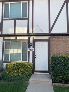 4310 S Newton Ct